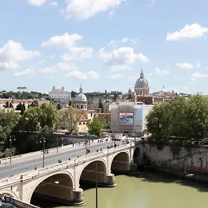 Sonder At Prati Lungotevere , Rome Italy